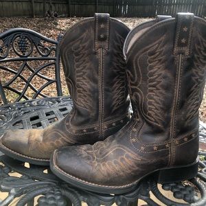 Youth Ariat Boots size 2
